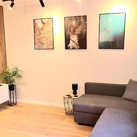 Saska Modern *
